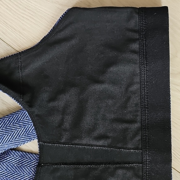 Lululemon All Sport Bra, Size 6 - Picture 12 of 13